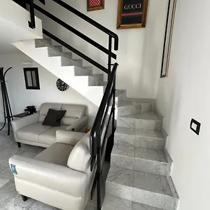 Bilocale In Marmo A Prato (Prato)